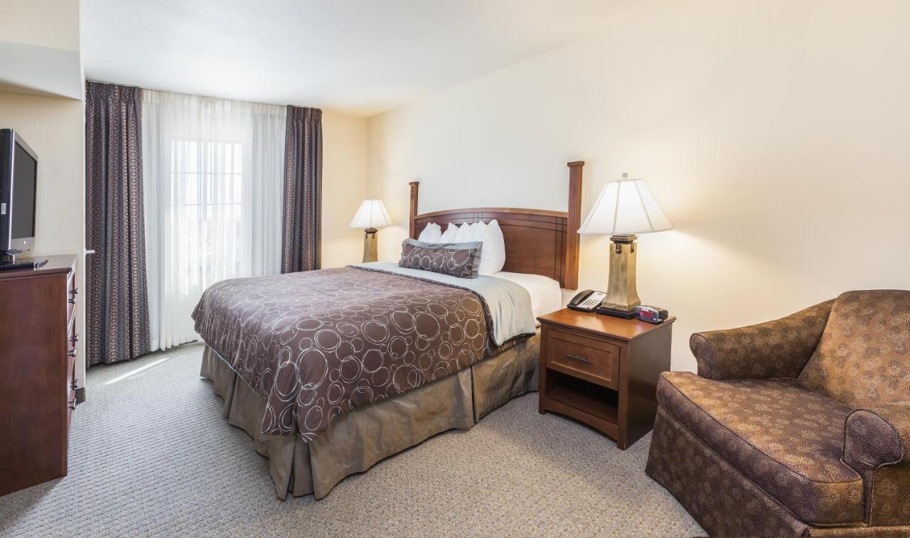 Staybridge Suites El Paso Airport By Ihg Ngoại thất bức ảnh