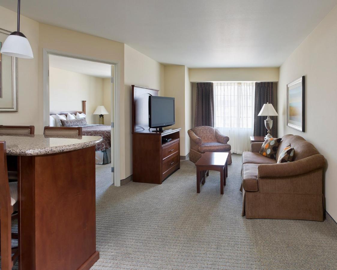 Staybridge Suites El Paso Airport By Ihg Ngoại thất bức ảnh